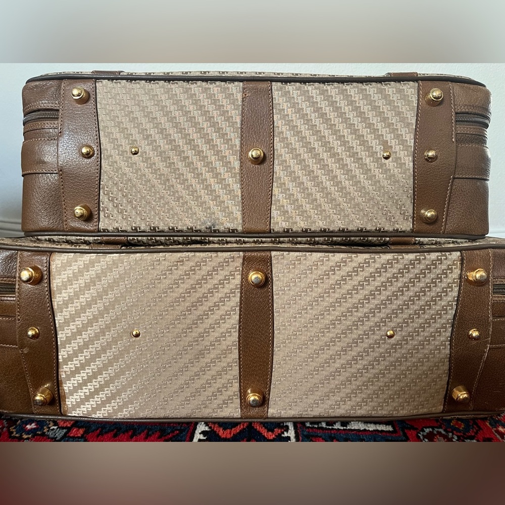 Vintage 1970’s Gucci Gg Monogram Suitcase Travel Luggages, Set of 2 - Picture 9 of 16